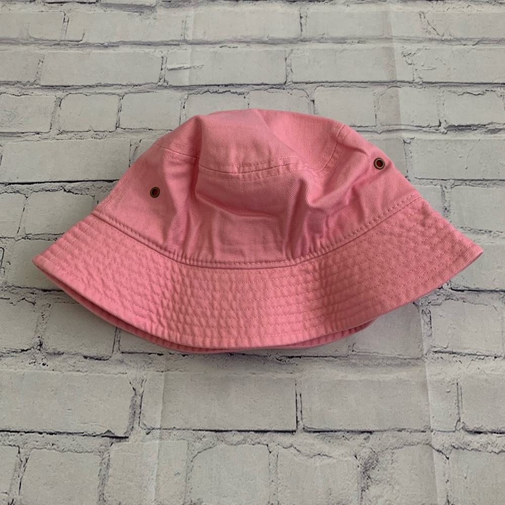 🆕 pink bucket hat